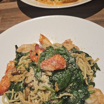Yard House - Lobster Garlic Noodles and Jambalaya - Bars Near Me - Long Beach, California