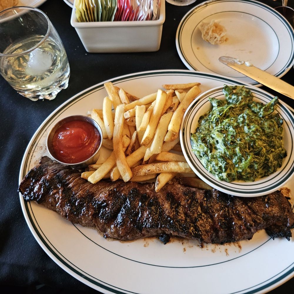Daily Grill - Skirt steak w creamed spinach and fries - American Near Me - Palm Desert, California Daily Grill - Skirt steak w creamed spinach and fries - American Near Me - Palm Desert, California