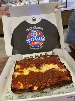 D-Town Pizzeria by null