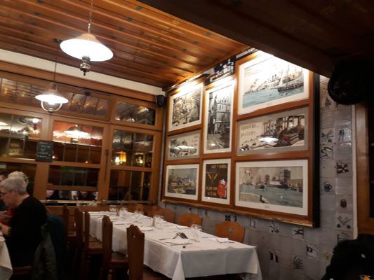 Taverne Paillette by null
