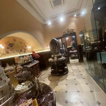 Demel - Cafes Near Me - Vienna, 9