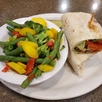 Chicago Deli - California BLT and vegetable medley - Delis Near Me - Solon, Ohio