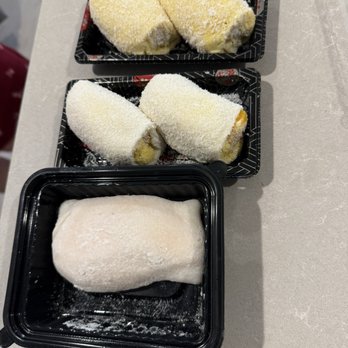 Phoenix Kitchen - 榴槤卷(2pc) Durian Kaya Rolls, mango rolls - Chinese Near Me - Temple City, California Phoenix Kitchen - 榴槤卷(2pc) Durian Kaya Rolls, mango rolls - Chinese Near Me - Temple City, California