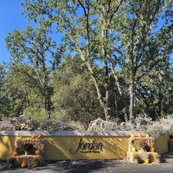 Jersey Tom Wine Country Tours - Fall decorations