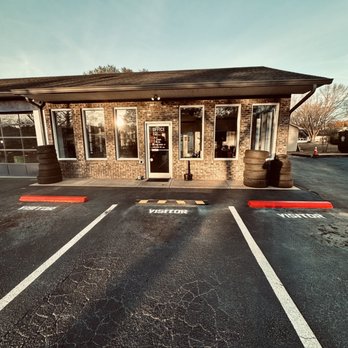 A & D Garage - Main entrance and parking lot - Auto Repair Near Me - Fletcher, North Carolina A & D Garage - Main entrance and parking lot - Auto Repair Near Me - Fletcher, North Carolina