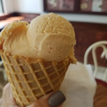 Graeter's Ice Cream - Peach - Ice Cream & Frozen Yogurt Near Me - Dayton, Ohio Graeter's Ice Cream - Peach - Ice Cream & Frozen Yogurt Near Me - Dayton, Ohio