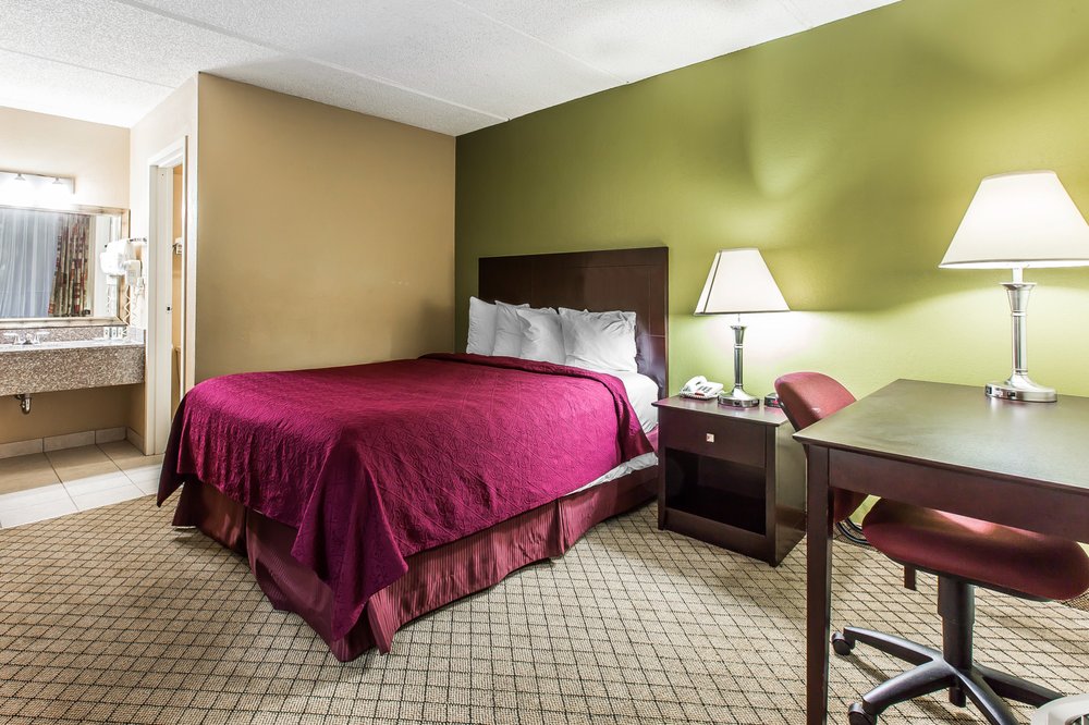 QUALITY INN & SUITES near 2619 East First St, Vidalia, 29