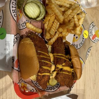 Dave's Hot Chicken - Dave's #2 2 Sliders w/ Fries - Chicken Shop Near Me - Seattle, Washington Dave's Hot Chicken - Dave's #2 2 Sliders w/ Fries - Chicken Shop Near Me - Seattle, Washington