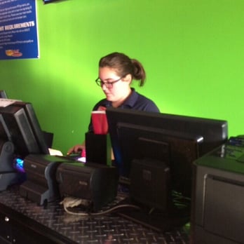Power Play - STAY AWAY FROM NICOLE!She has terrible customer service skills and doesn't belong behind a counter helping people. - Buffets Near Me - Kansas City, Missouri