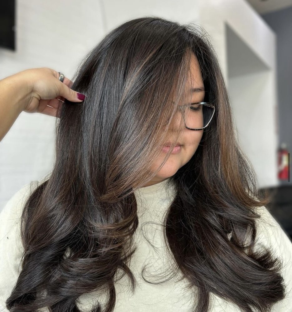 Brianna Gloria Salon Logo