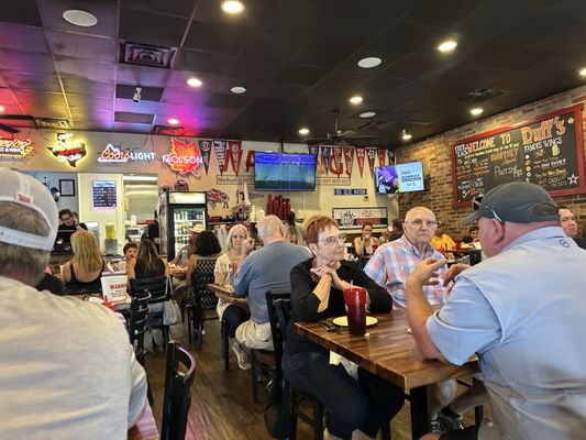 Duff's Famous Wings by null