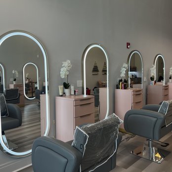 1. Valery Beauty Bar
