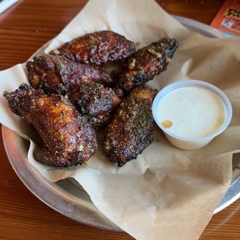 Hooters - 6 lemon pepper wings and hot extra crispy - Chicken Wings Near Me - San Marcos, Texas Hooters - 6 lemon pepper wings and hot extra crispy - Chicken Wings Near Me - San Marcos, Texas