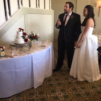 Pine Forest Country Club - Wedding cake! - Country Clubs Near Me - Houston, Texas Pine Forest Country Club - Wedding cake! - Country Clubs Near Me - Houston, Texas