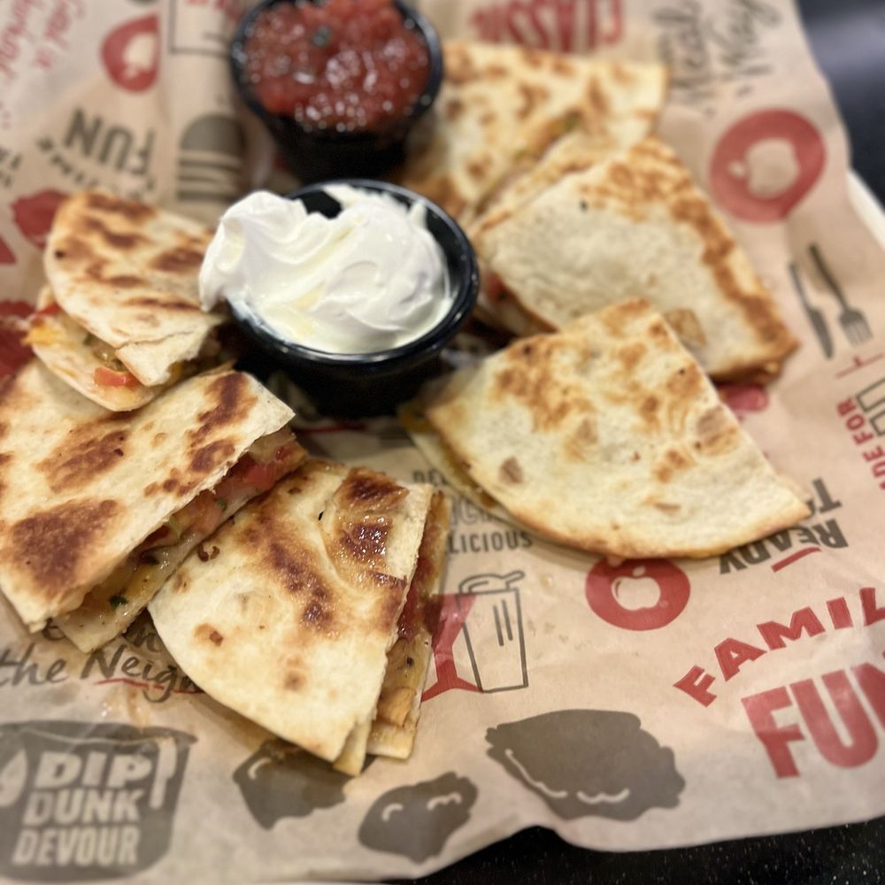 Applebee's Grill + Bar - Grilled chicken quesadilla - American Near Me - San Dimas, California