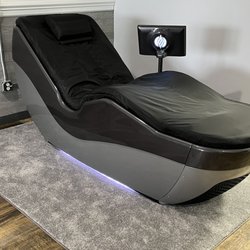 R3 Wellness - HydroMassage Lounge