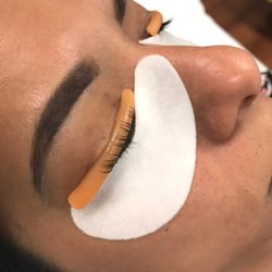 Luxe Beauty Bar Skin & Brows - Lash lift in progress