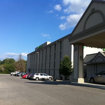 Holiday Inn Express & Suites - Hotels Near Me - Bloomington, Indiana Holiday Inn Express & Suites - Hotels Near Me - Bloomington, Indiana