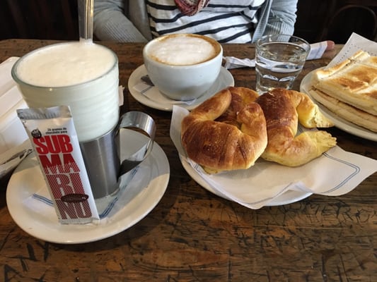 Plaza Dorrego by null