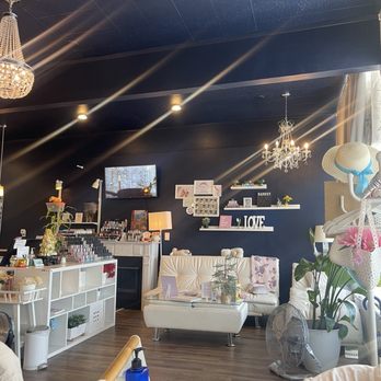 The Fifteenth Nails Spa - Nail Salons Near Me - Shoreline, Washington