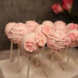 Cakes by Candy - Pink Cake pops