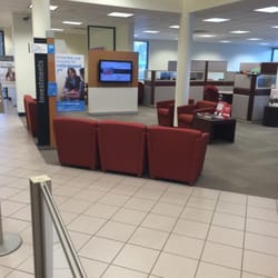 Bank of America Financial Center - Where are all the workers lol