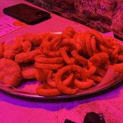 BBI Berlinburger International - The chicken nuggets with curly fries