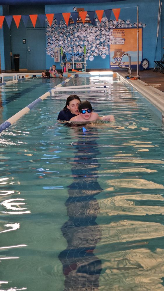 Bear Paddle Swim School Logo
