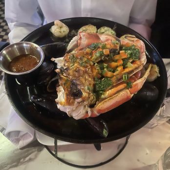 The Stinking Rose - Sizzling Crab Shrimp and Mussels - Italian Near Me - San Francisco, California