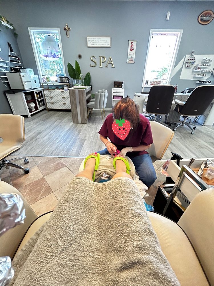 HAPPY NAILS Updated September 2024 100 Photos & 34 Reviews 20 Jernee Mill Rd, Sayreville