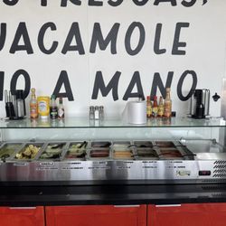 El Jumping Bean Taqueria - Salsa bar