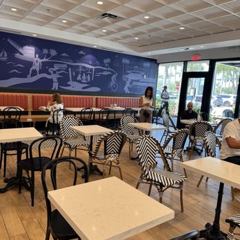 Paris Baguette - Inside eating area - Bakeries Near Me - Delray Beach, Florida Paris Baguette - Inside eating area - Bakeries Near Me - Delray Beach, Florida