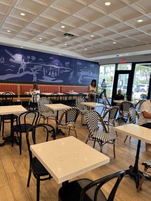 Paris Baguette by null