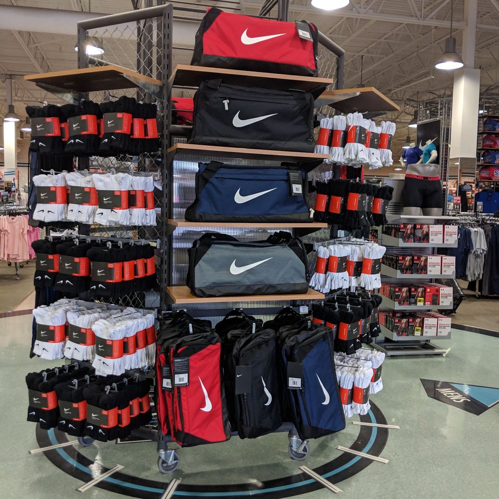 Bob's Stores - Men's Clothing Near Me - Newington, Connecticut