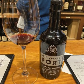 V Sattui Winery - Vintage Port - has cherry flavors - Wineries Near Me - Saint Helena, California V Sattui Winery - Vintage Port - has cherry flavors - Wineries Near Me - Saint Helena, California