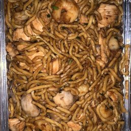 Shrimp and chicken Lo mein Shrimp and chicken Lo mein