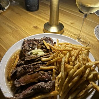 Beth's - Steak & Frites with Pinot Grigio - Cocktail Bars Near Me - Bethesda, Maryland
