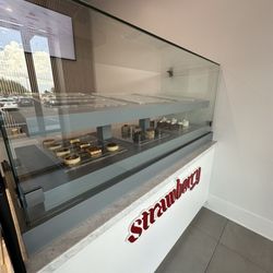 Stawberry Cake Shop