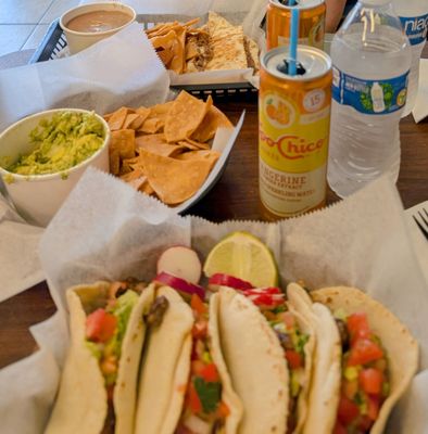 El Pueblo Taqueria by null