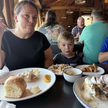 Five Oaks Farm Kitchen - Breakfast & Brunch Near Me - Sevierville, Tennessee Five Oaks Farm Kitchen - Breakfast & Brunch Near Me - Sevierville, Tennessee