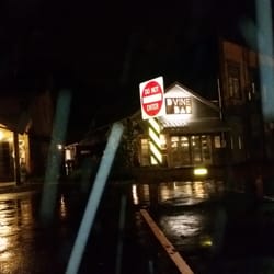 The Grape D'Vine - At night