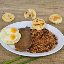 Las Delicias Cafeteria & Bakery - Calentado colombiano