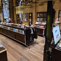 Move On - 2nd floor record shop