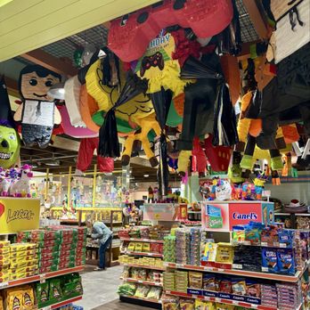 Mercado Gonzalez - Vibrant displays - Mexican Near Me - Costa Mesa, California Mercado Gonzalez - Vibrant displays - Mexican Near Me - Costa Mesa, California
