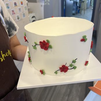 E's Cake Shop - A messed up cake, nothing like the picture - Custom Cakes Near Me - Brooklyn, New York