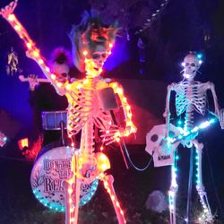 Creepy Nights on Calamo - Skeleton Band