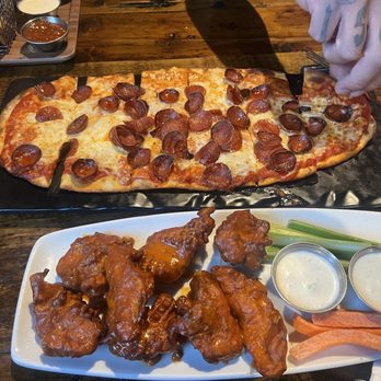 Finney's Crafthouse - Stevenson Ranch - New American Near Me - Stevenson Ranch, California