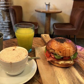 La Cacharrería - The MAIA sandwich with a cappuccino - Desserts Near Me - Seville, SE La Cacharrería - The MAIA sandwich with a cappuccino - Desserts Near Me - Seville, SE