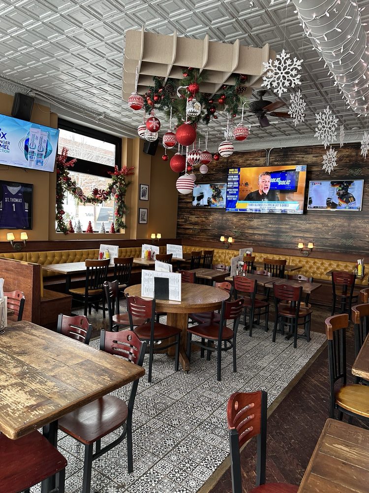 Pauly's Pub and Grill