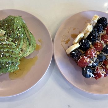 Cafe Lola - Avo toast minus the egg ~ DELISH Toast & Fruit ~ healthy yes? - Cafes Near Me - Henderson, Nevada Cafe Lola - Avo toast minus the egg ~ DELISH Toast & Fruit ~ healthy yes? - Cafes Near Me - Henderson, Nevada